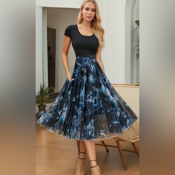 Jane Chic Designs Beautiful Floral Skirt - Picture 1 of 9